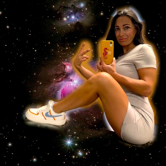 Meet your Posher, Claire - Picture 1 of 1